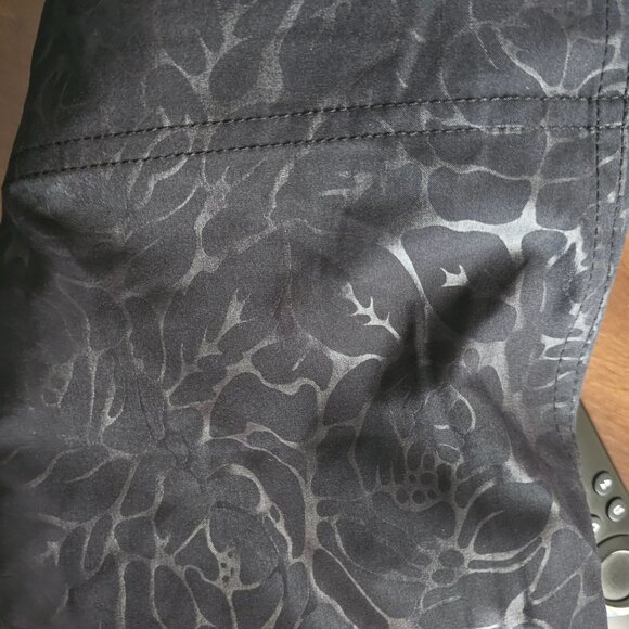 ORVIS Black Rose Embossed Print Mesh Inner Shorts Pull-On Travel Skort Size L - Picture 12 of 15